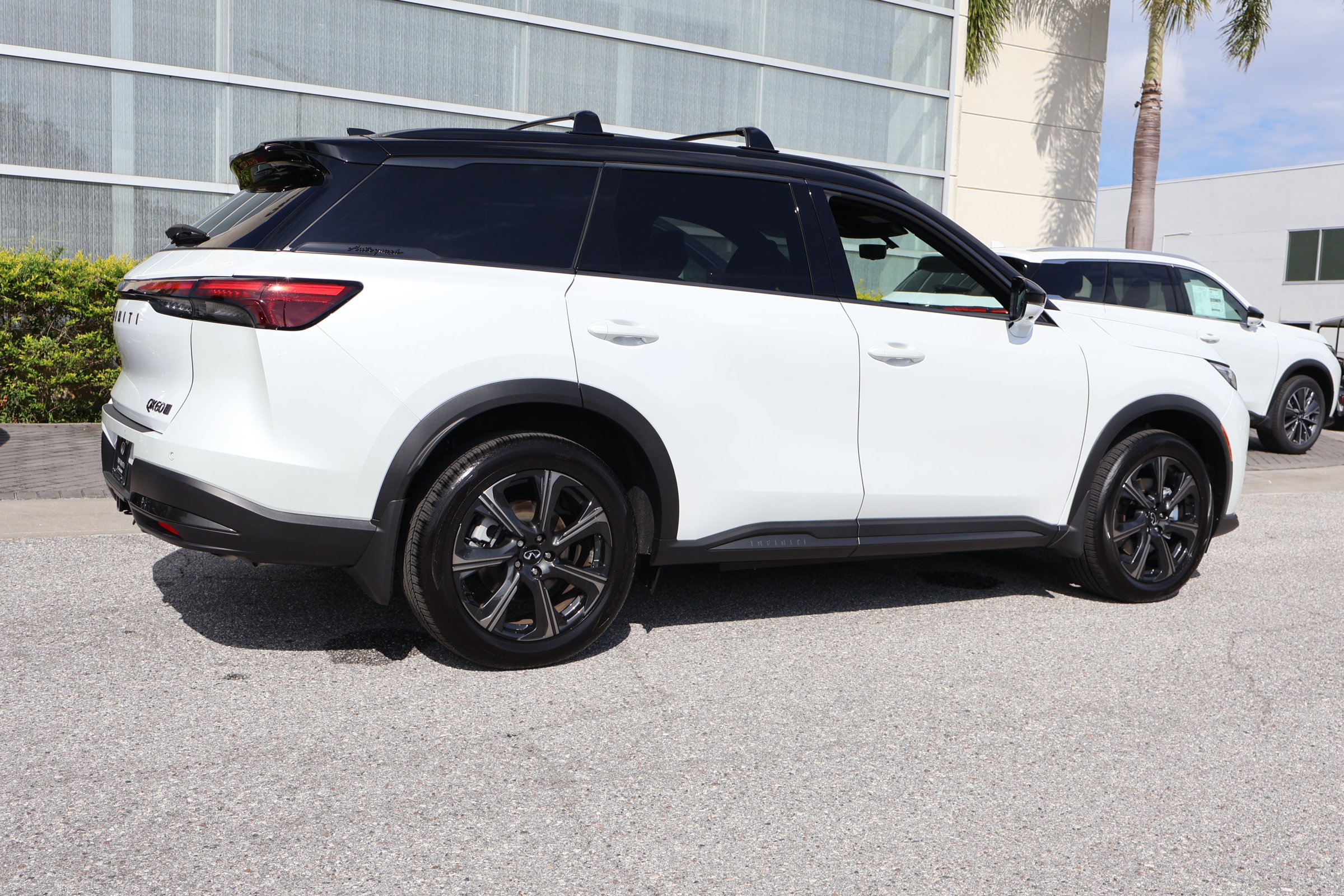 Certified 2026 INFINITI QX60 Autograph w/ Dark Cargo Package AWD/4WD image 10