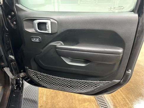 Used 2021 Jeep Wrangler Unlimited Sport image 24