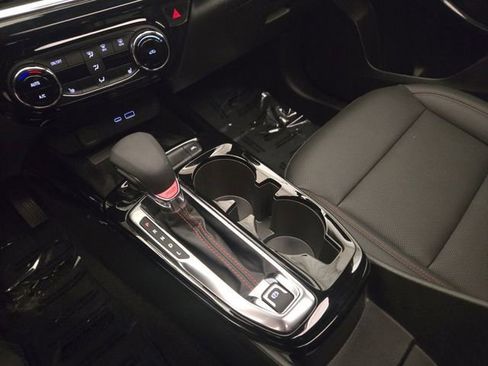 Certified 2025 Chevrolet Trax RS w/ Sunroof Package image 11