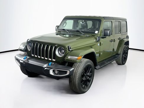 Used 2023 Jeep Wrangler Unlimited Sahara w/ Cold Weather Group AWD/4WD image 3