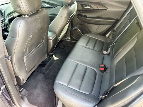 Used 2021 Chevrolet TrailBlazer LT w/ Premium Seating Package FWD image 24