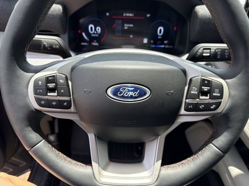 New 2026 Ford Explorer Active w/ Active Comfort Package RWD image 25
