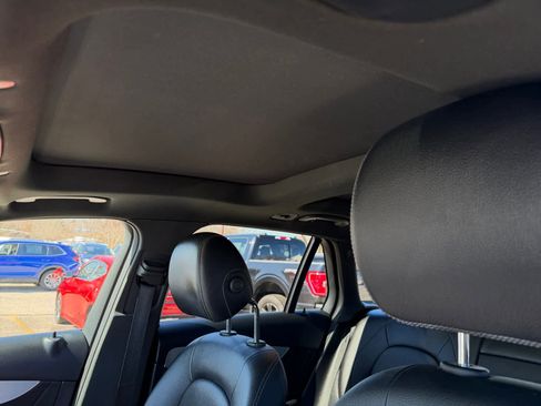 Used 2022 Mercedes-Benz GLC 300 image 24