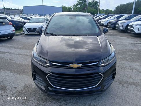 Used 2020 Chevrolet Trax LS w/ Tint and Cruise Package FWD image 3