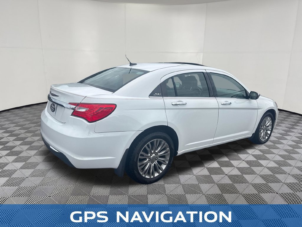 Used 2011 Chrysler 200 Limited FWD image 6
