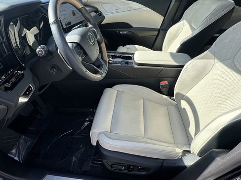 Used 2024 Lexus RX 350 FWD w/ Convenience Package image 10