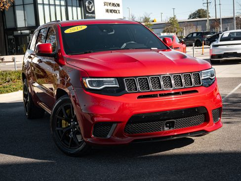 Used 2019 Jeep Grand Cherokee Trackhawk image 2