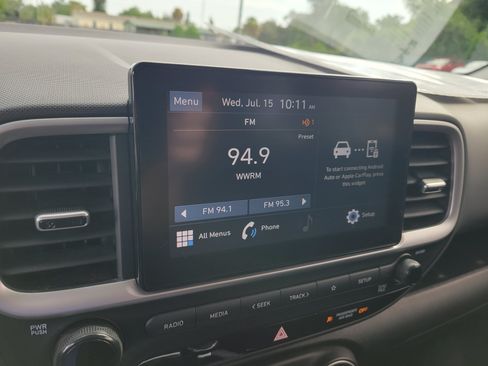 Used 2021 Hyundai Venue SE FWD image 18