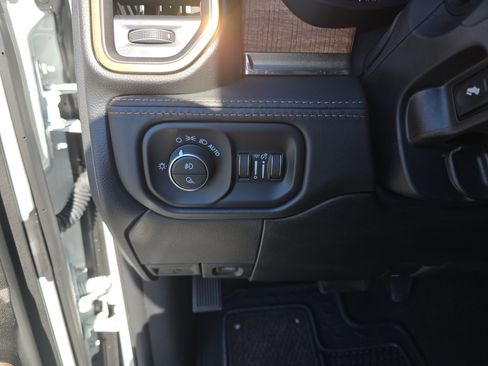 Used 2023 RAM 3500 Limited image 35