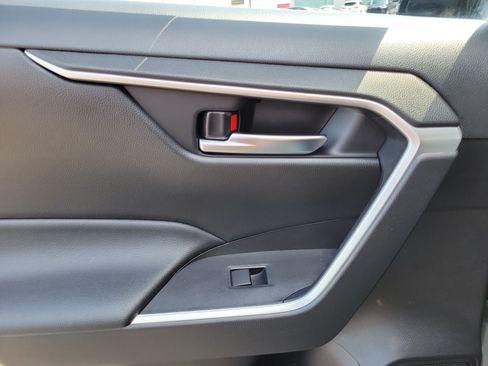 Used 2020 Toyota RAV4 XLE w/ Convenience Package AWD/4WD image 12