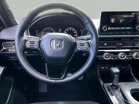 Used 2025 Honda Civic Sport image 9
