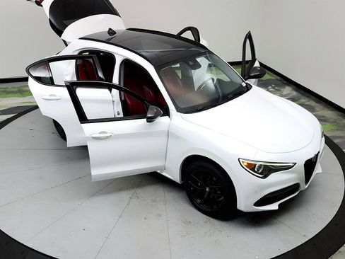 Used 2020 Alfa Romeo Stelvio Sport w/ Quick Order Package 22K Sport image 37