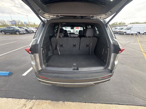 Used 2025 Buick Enclave Preferred AWD/4WD image 13