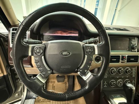 Used 2011 Land Rover Range Rover HSE LUX image 26