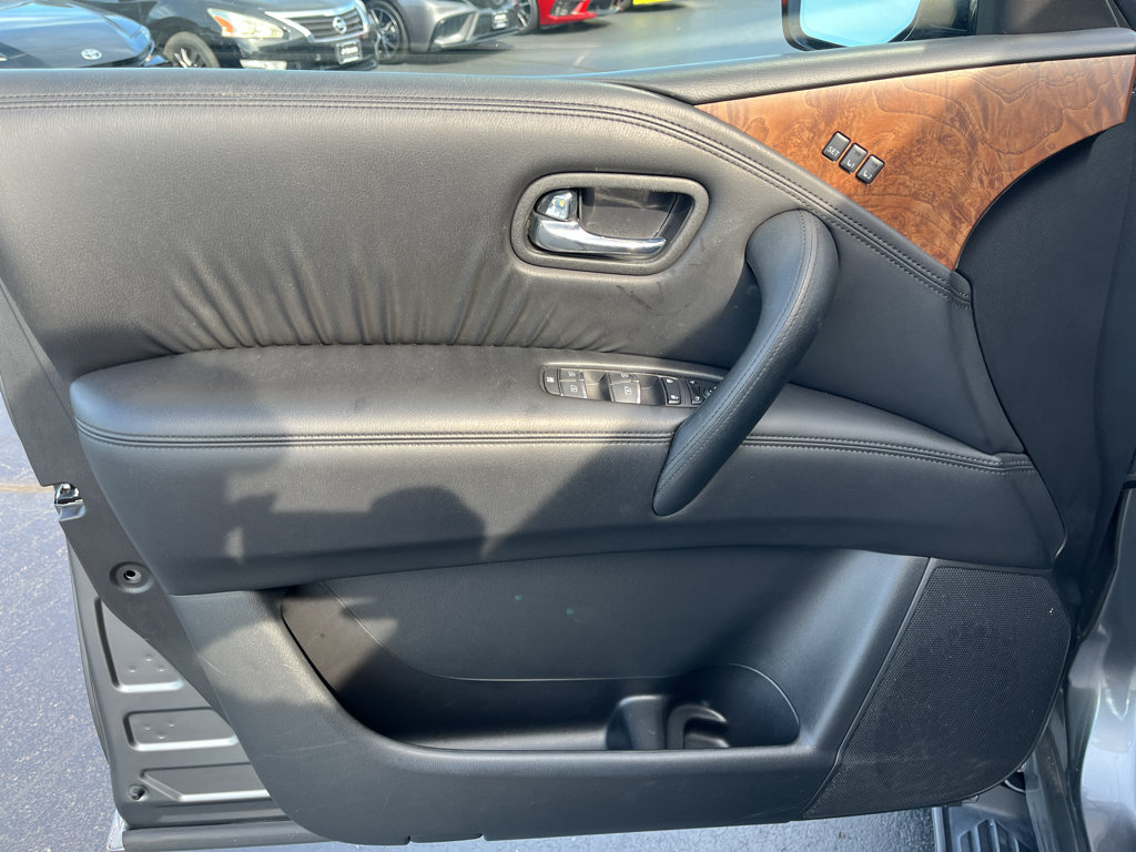 Used 2024 Nissan Armada SL w/ Captain's Chairs Package AWD/4WD image 13