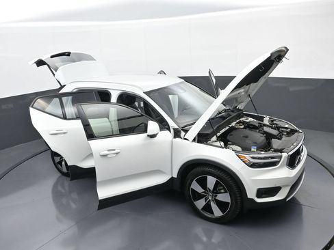 Used 2021 Volvo XC40 T5 Momentum w/ Protection Package Premier AWD/4WD image 36
