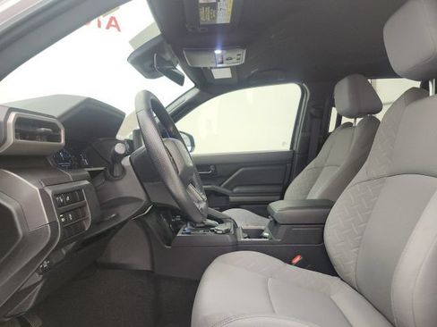 Used 2025 Toyota Tacoma SR5 AWD/4WD image 14