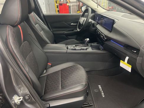 New 2026 Nissan Sentra SR w/ SR Premium Package FWD image 43