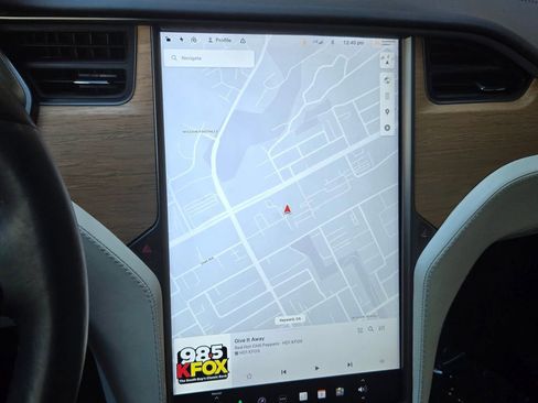 Used 2021 Tesla Model X Long Range AWD/4WD image 23