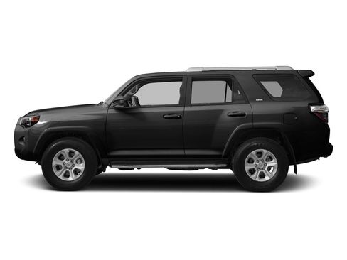 Used 2017 Toyota 4Runner SR5 Premium AWD/4WD image 2