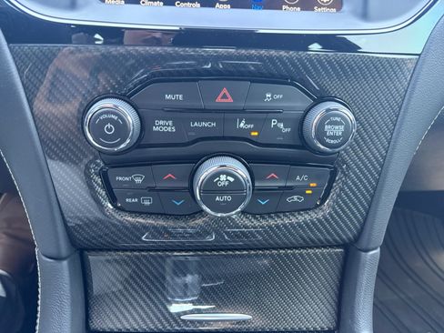 Used 2023 Chrysler 300 C RWD image 31