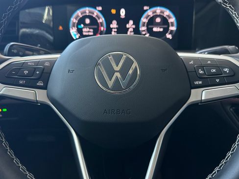 New 2026 Volkswagen Tiguan SE FWD image 21