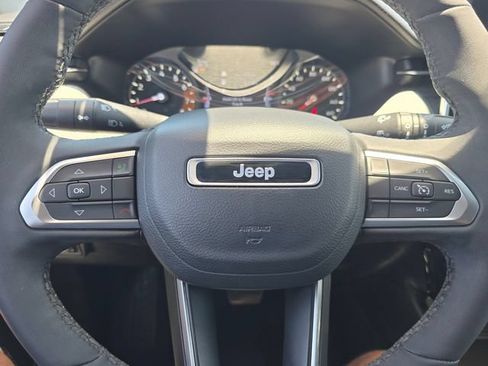 Used 2023 Jeep Compass Latitude AWD/4WD image 27