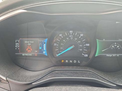 Used 2019 Ford Fusion Titanium FWD image 10