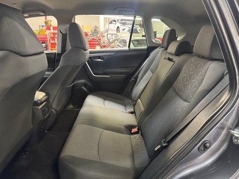 Used 2025 Toyota RAV4 XLE FWD image 17