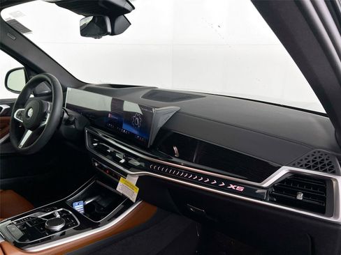New 2026 BMW X5 xDrive40i w/ M Sport Package image 29