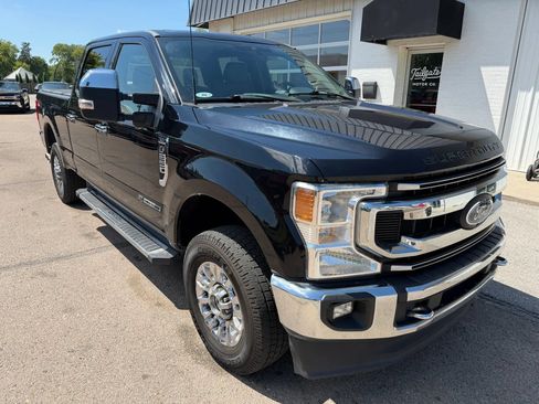 Used 2022 Ford F250 XLT w/ XLT Premium Package AWD/4WD image 2