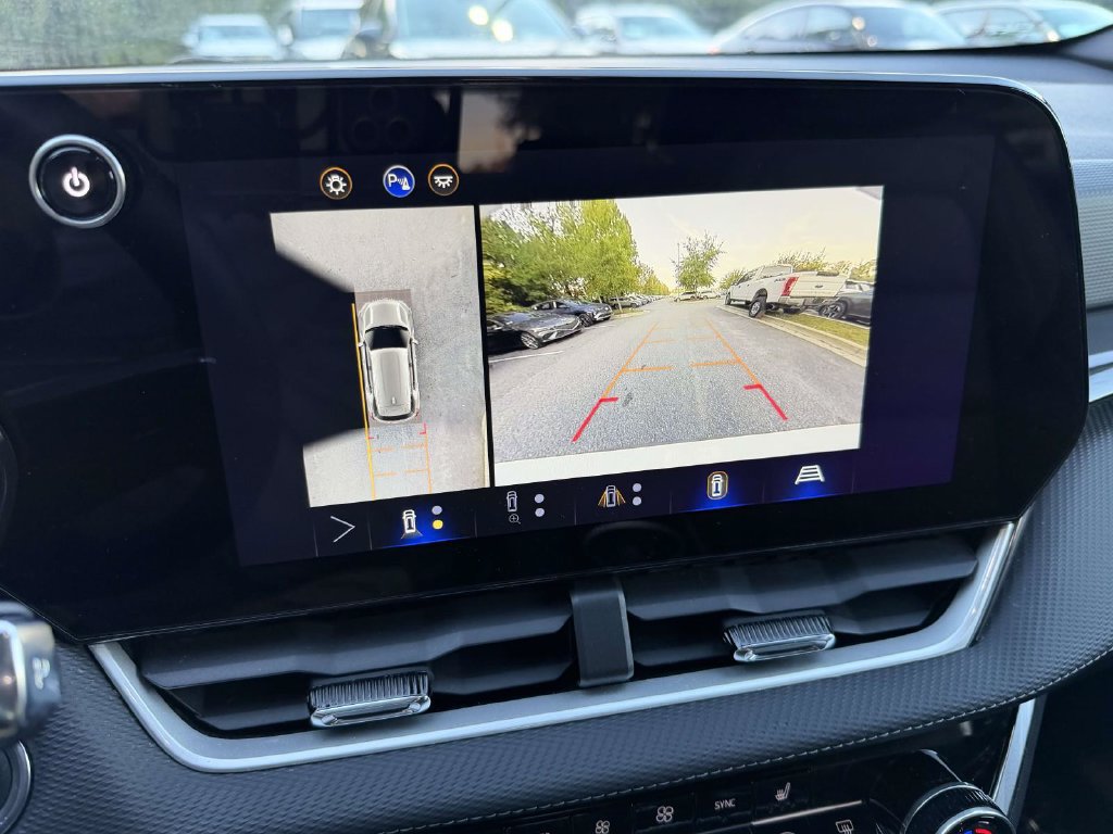 Used 2025 Chevrolet Equinox LT w/ Convenience Package II FWD image 18
