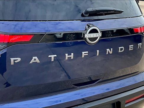 New 2026 Nissan Pathfinder SV w/ SV Premium Package FWD image 8