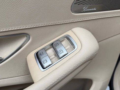 Used 2015 Mercedes-Benz S 550 4MATIC Sedan image 24