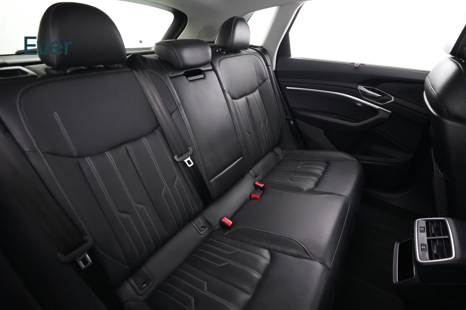 Used 2024 Audi Q8 e-tron Prestige w/ Prestige Package AWD/4WD image 5
