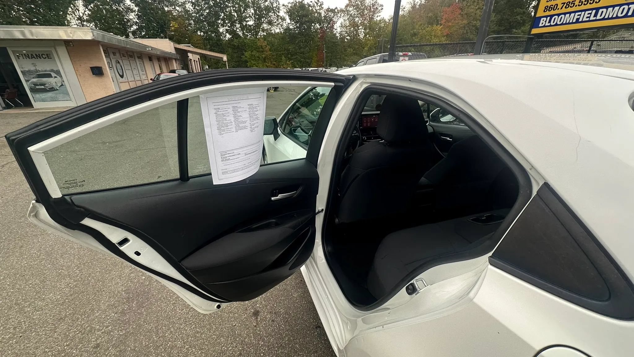 Used 2021 Toyota Corolla LE FWD image 31
