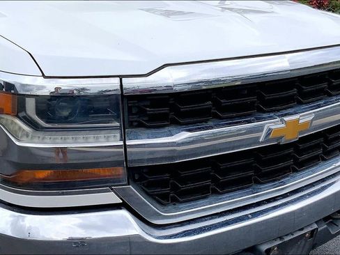 Used 2017 Chevrolet Silverado 1500 LT RWD image 29