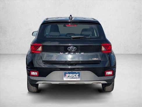 Used 2021 Hyundai Venue SE image 6
