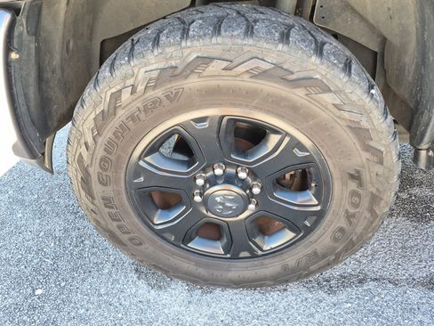 Used 2017 RAM 2500 Big Horn w/ Night Special Edition image 41