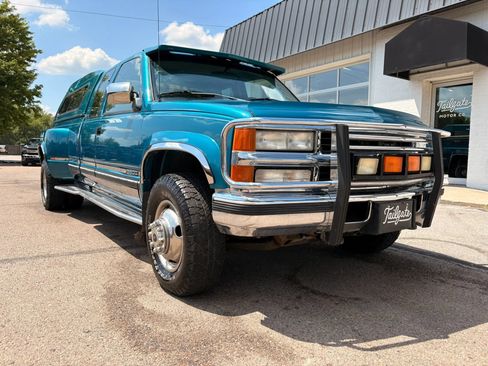 Used 1994 Chevrolet Silverado 3500 4x4 Extended Cab image 2