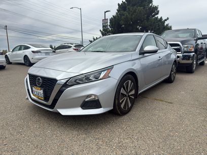Used 2022 Nissan Altima 2.5 SV