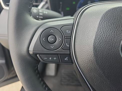 Used 2026 Toyota Corolla Cross SE image 16