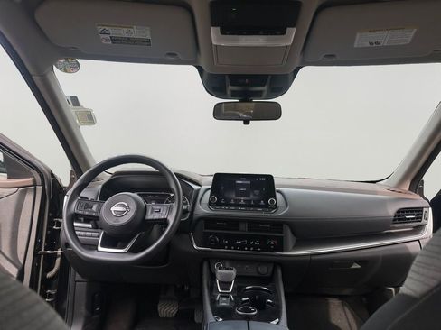 Used 2023 Nissan Rogue SV image 10