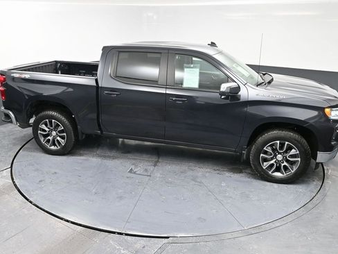 Used 2024 Chevrolet Silverado 1500 LT image 47