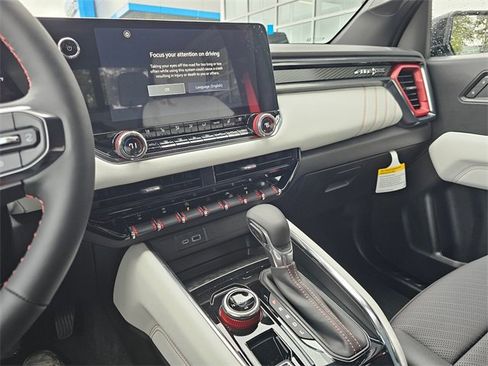 New 2025 GMC Canyon AT4 w/ AT4X Package image 27