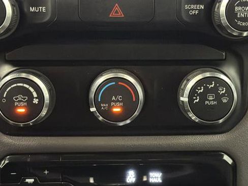 Used 2019 RAM 1500 Big Horn AWD/4WD image 18