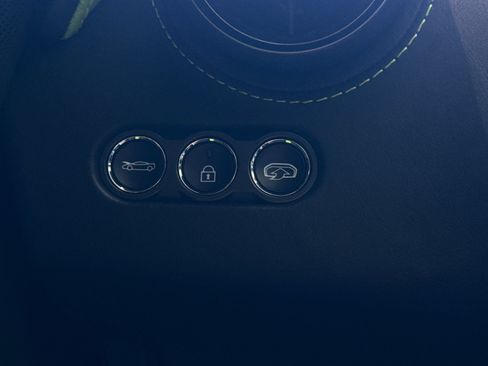 Used 2022 McLaren 765LT RWD image 33