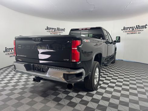 Used 2024 Chevrolet Silverado 3500 LTZ w/ LTZ Premium Package image 7