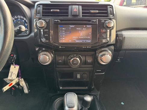 Used 2017 Toyota 4Runner TRD Off-Road Premium AWD/4WD image 2