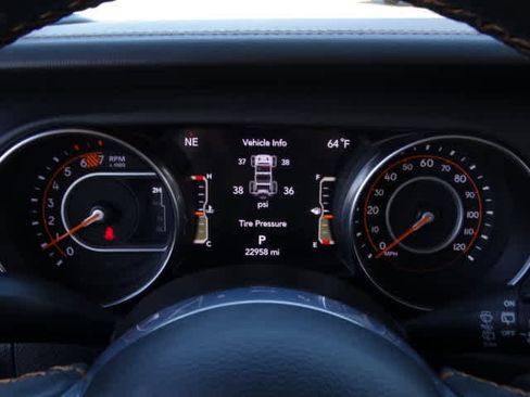 Used 2022 Jeep Wrangler Unlimited Sahara image 24